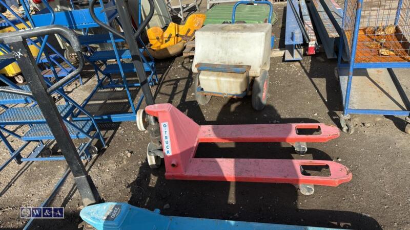 2500kg manual pallet truck