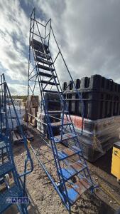Wheeled warehouse steps (large)