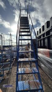 Wheeled warehouse steps (large) - 2