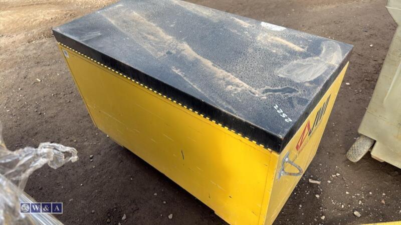 Wheeled contractor site vault