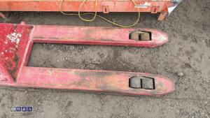 Manual pallet truck - 2