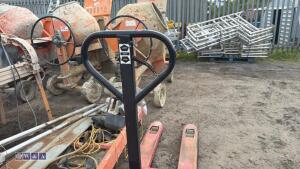 Manual pallet truck - 4
