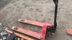 Manual pallet truck - 5