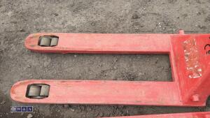 2500kg manual pallet truck - 3