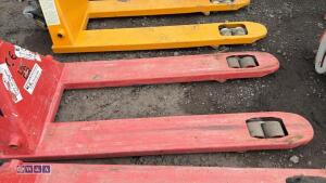 2500kg manual pallet truck - 2