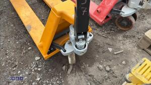 2500kg manual pallet truck - 3