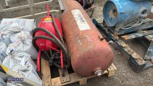 Approx 12 x bags of scangrit, air tank & shot blaster - 3