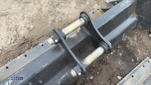 4ft ditching bucket to suit 3t (40mm pins) - 5
