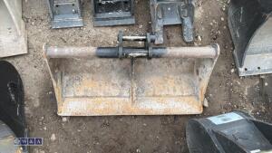 30'' ditching bucket to suit 0.75t (25mm pins) - 2