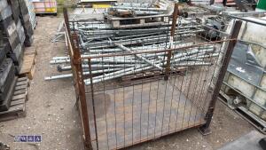 Metal stillage
