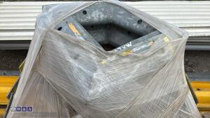 Crash barriers c/w legs - 4
