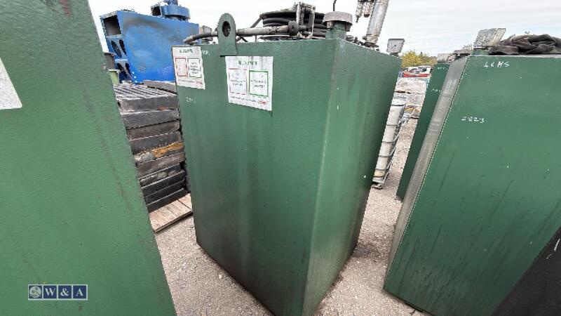 1160ltr oil tank c/w hose reel