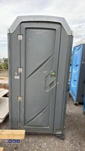 Portable toilet