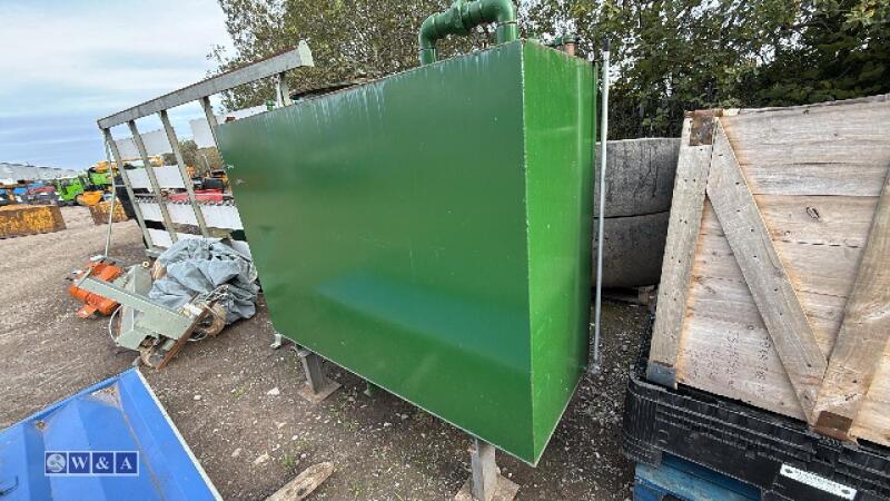 1200ltr steel fuel tank c/w stand