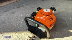 STIHL HS45 24'' petrol hedge trimmer - 5