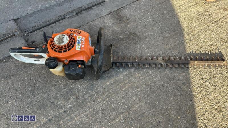 STIHL HS45 petrol hedge trimmer (3422450)