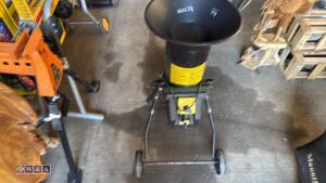 BLACK & DECKER garden shredder - 7