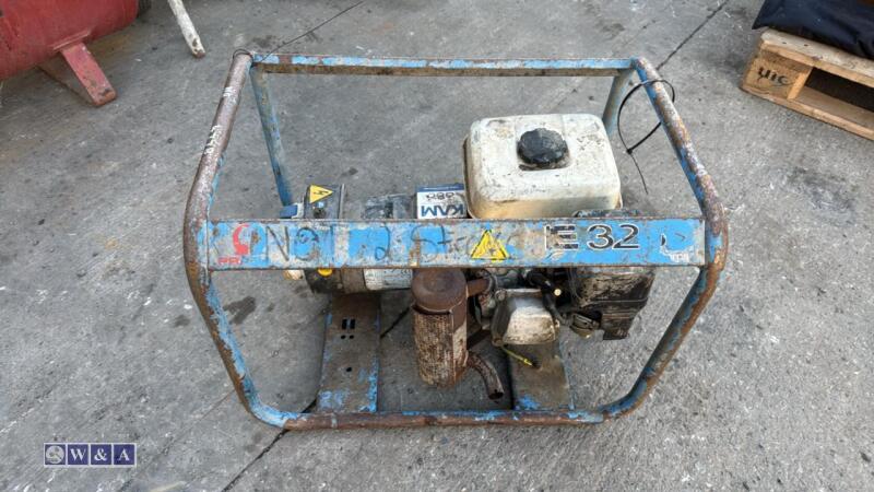 Petrol dual volt generator