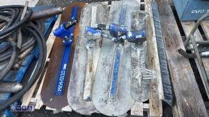 4 x concrete float heads - 5