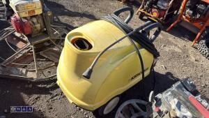 KARCHER hot & cold pressure washer c/w hose & lance - 4