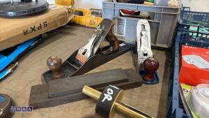 NO 5 1/2 STANLEY BAILEY plane, NO 3 RECORD plane, brass mortice gauge, oil stone