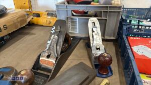 NO 5 1/2 STANLEY BAILEY plane, NO 3 RECORD plane, brass mortice gauge, oil stone - 7