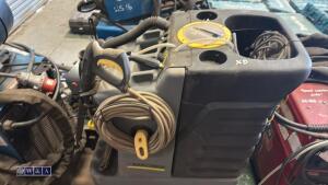 KARCHER 240v hard floor cleaner c/w lance