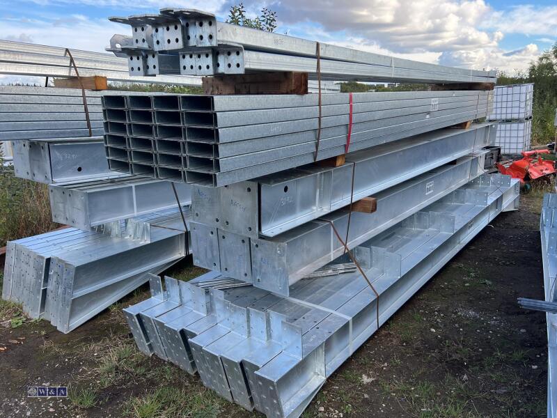 80ft x 40ft x 16ft Galvanised portal frame building with purlins,10 stanchions, 10 x rafters, 16 x wind braces, 48 C section purlins,