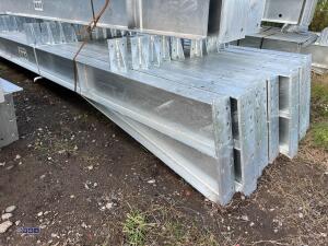 80ft x 40ft x 16ft Galvanised portal frame building with purlins,10 stanchions, 10 x rafters, 16 x wind braces, 48 C section purlins, - 13