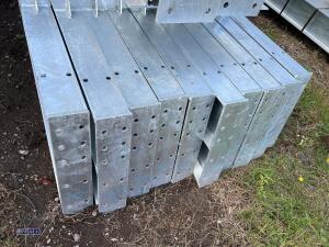 80ft x 40ft x 16ft Galvanised portal frame building with purlins,10 stanchions, 10 x rafters, 16 x wind braces, 48 C section purlins, - 15