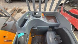 2016 JUNGHEINRICH 120 electric pump truck c/w charger - 7