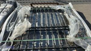 Pair of stirling gates & posts (approx 2.2m, 4.8m) (cast iron) - 9