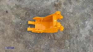 9'' digging bucket (30mm pins) - 4