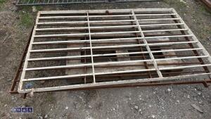 2 x metal gates to suit a 45'' opening each