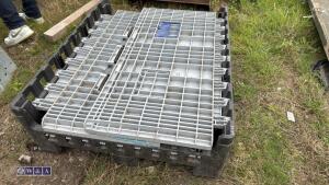 Plastic foldable pallet box - 3