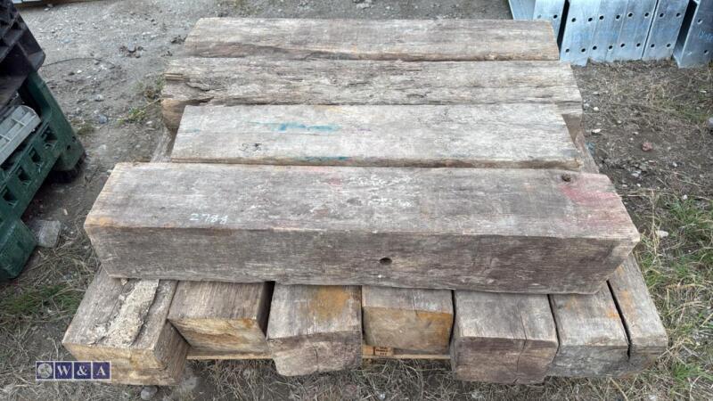 Quantity of wooden dunnage bearers