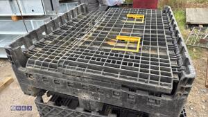 Plastic foldable pallet box - 3