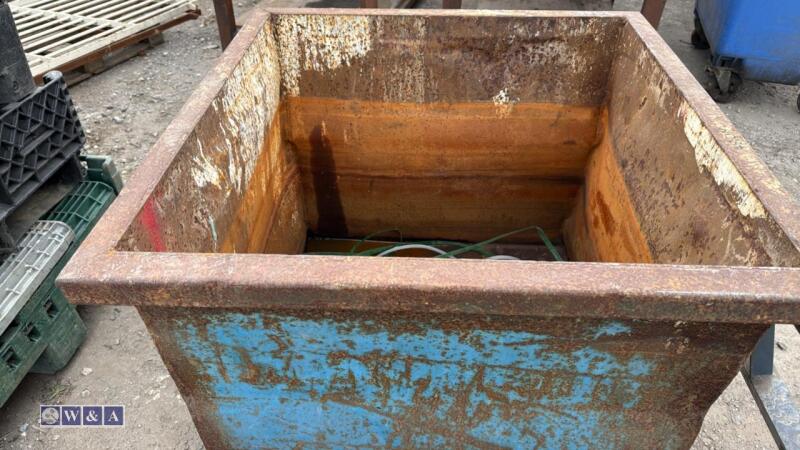 Forklift bin