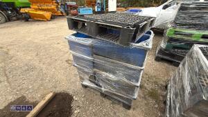 Pallet of plastic trays - 4