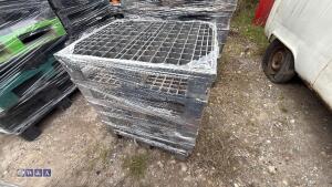 Stack of plastic pallets (small)