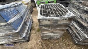 Stack of plastic pallets (small) - 2
