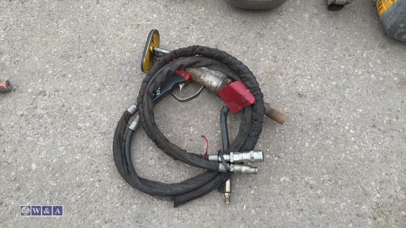 Hydraulic drill