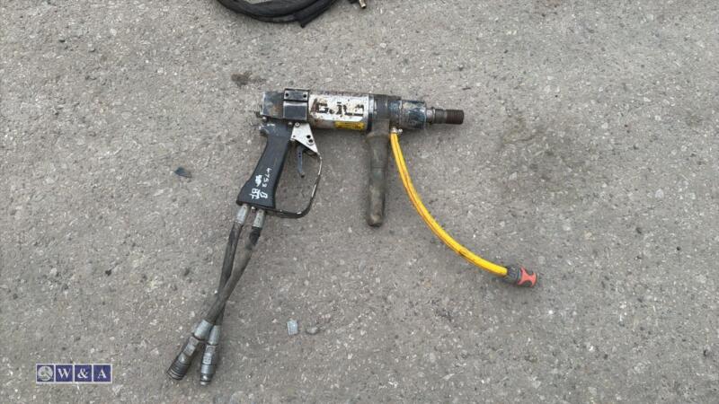 Hydraulic drill