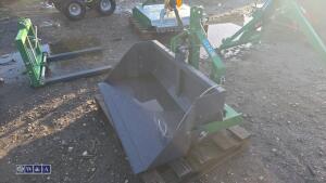 4ft Manual tip tractor mounted earth scoop / grader (unused) - 2