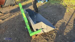 4ft Manual tip tractor mounted earth scoop / grader (unused) - 7