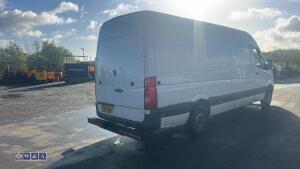 VOLKSWAGEN CRAFTER CR35 TDI LWB 6 speed manual freezer van (YX16 UMK)(MoT 29th January 2027)(V5 in office) - 5