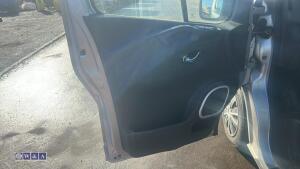 VAUXHALL VIVARO 2900 SPORTIVE CDTI 6-speed manual panel van (DF65 URT)(V5 in office) - 13
