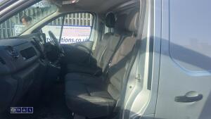 VAUXHALL VIVARO 2900 SPORTIVE CDTI 6-speed manual panel van (DF65 URT)(V5 in office) - 15