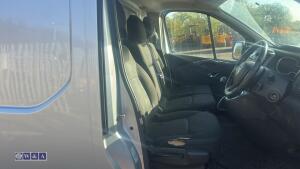 VAUXHALL VIVARO 2900 SPORTIVE CDTI 6-speed manual panel van (DF65 URT)(V5 in office) - 20