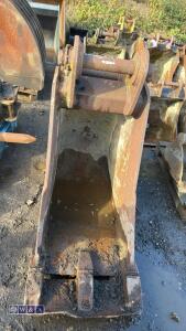 2ft digging bucket (65mm pins) - 3